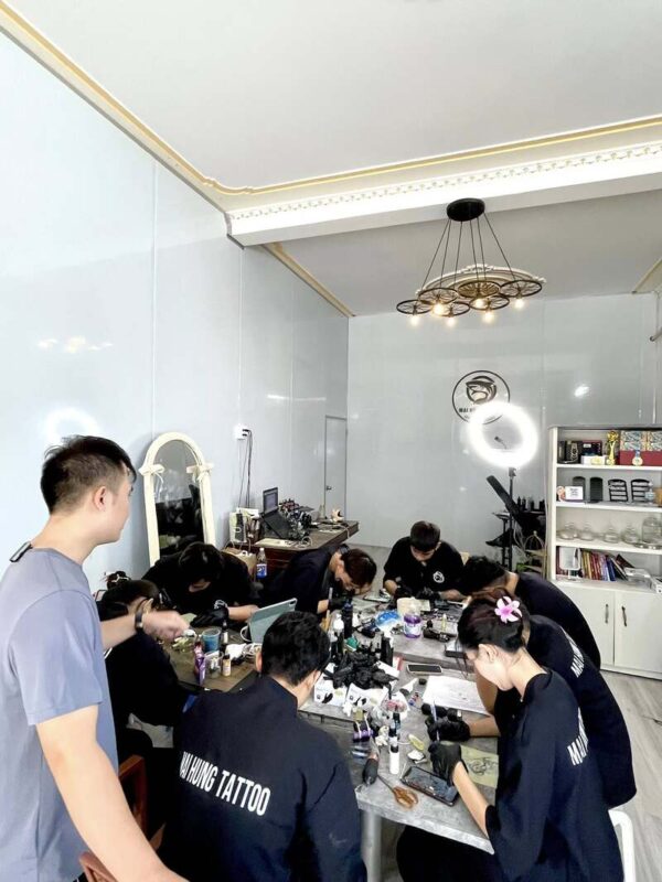 khoa hoc xam tai mai hung tattoo