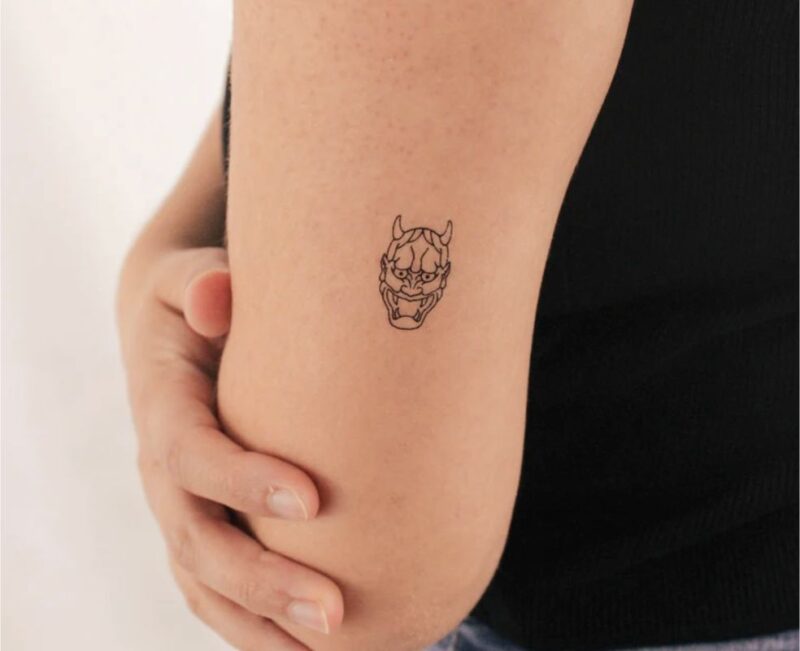 Hình xăm mini mặt quỷ