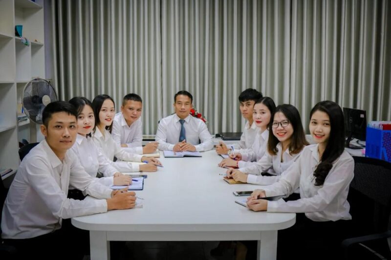 Đội ngũ chuyên nghiệp tại Công ty Luật Hà Châu