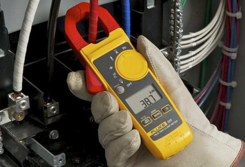 Cách kiểm tra tụ bù 3 pha bằng ampe kìm