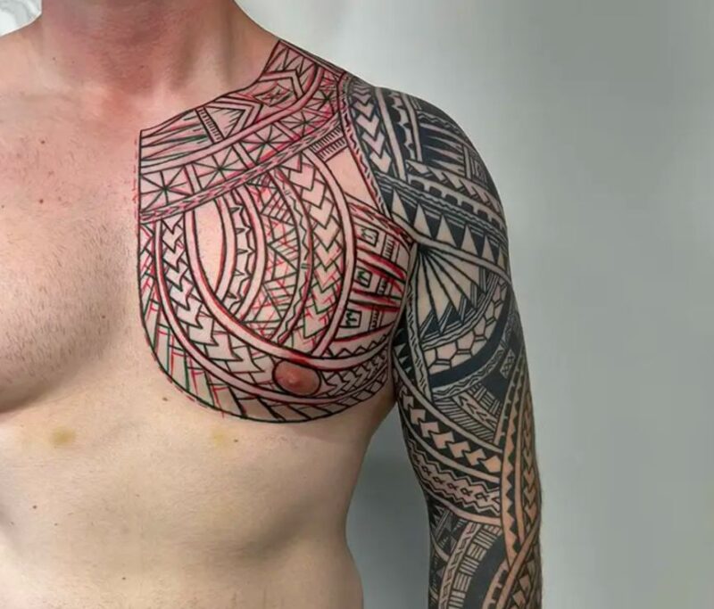 Hình xăm maori ở ngực mang giá trị tinh thần sâu sắc